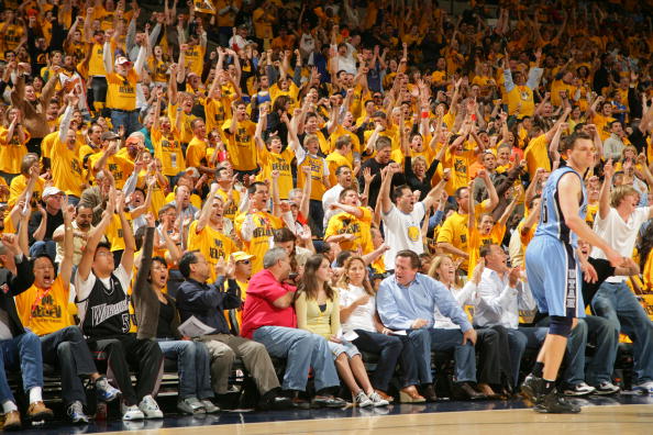 Ming回归赛场，赛事规则更新首场状态亮眼，勇士观众沸腾！-熊猫体育官方网站